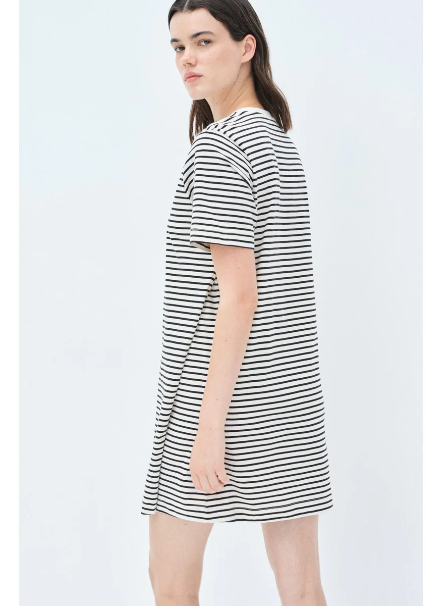H&M Mama Nursing T-Shirt Dress