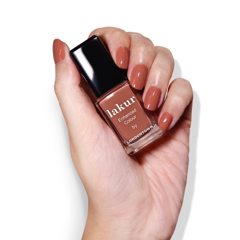 LONDONTOWN lakur Nail Polish - Chip-Resistant, Non-Toxic, Conditions & Hydrates Nails | Glossy Tawny Brown, Pecan Pie, .40 fl oz - Image 4