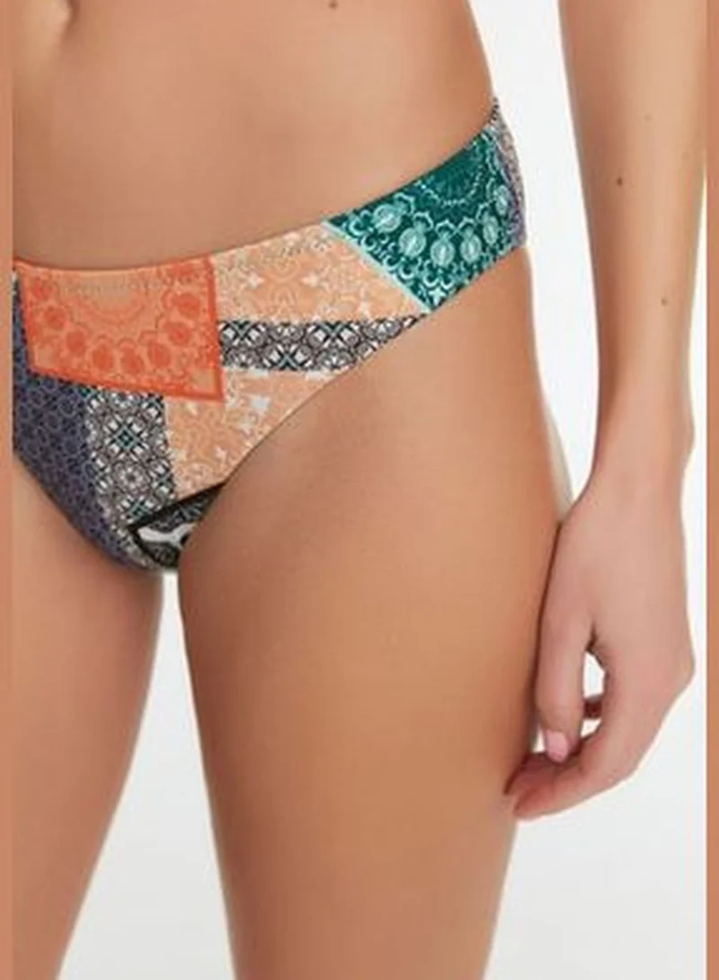 trendyol Multicolored Patterned Bikini Bottoms
TBESS22BA0288