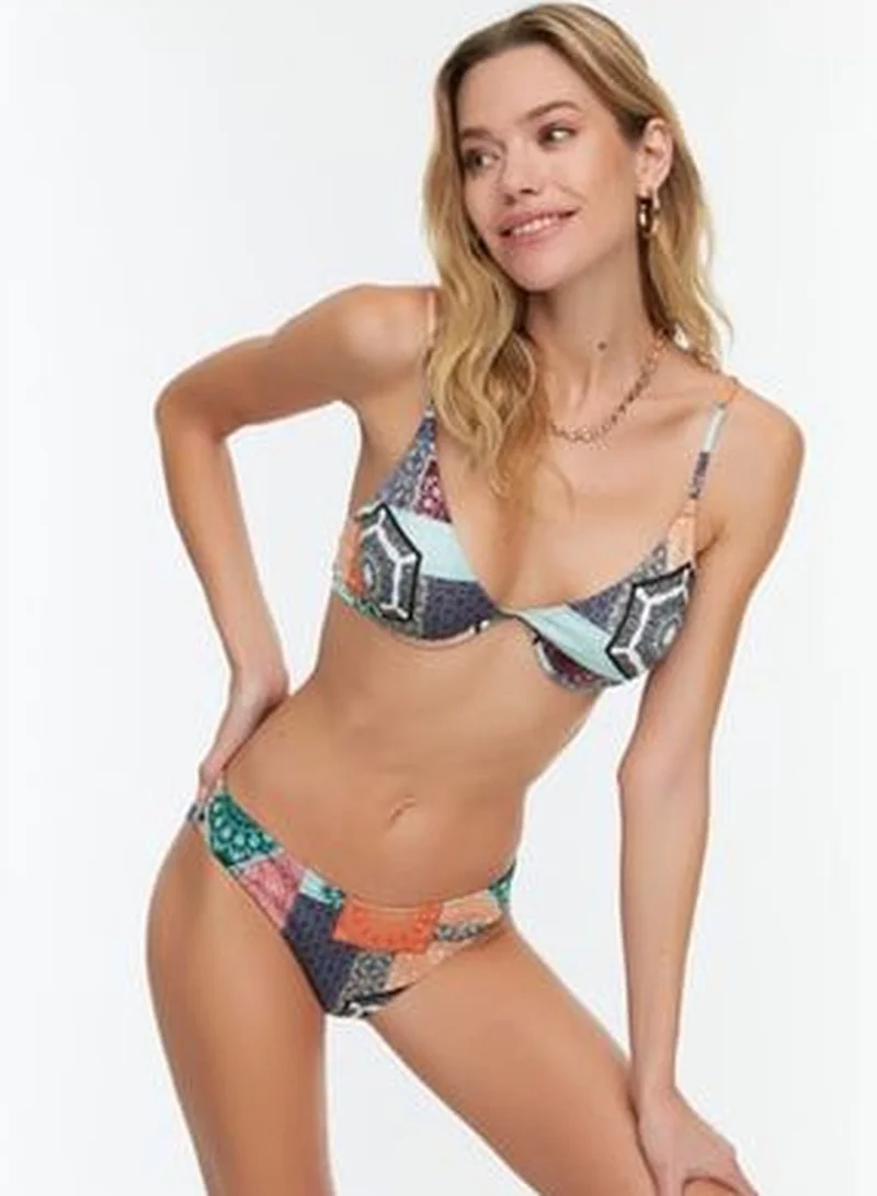 trendyol Multicolored Patterned Bikini Bottoms
TBESS22BA0288