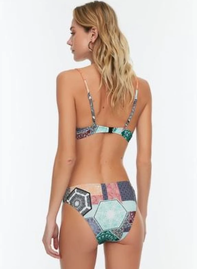 trendyol Multicolored Patterned Bikini Bottoms
TBESS22BA0288