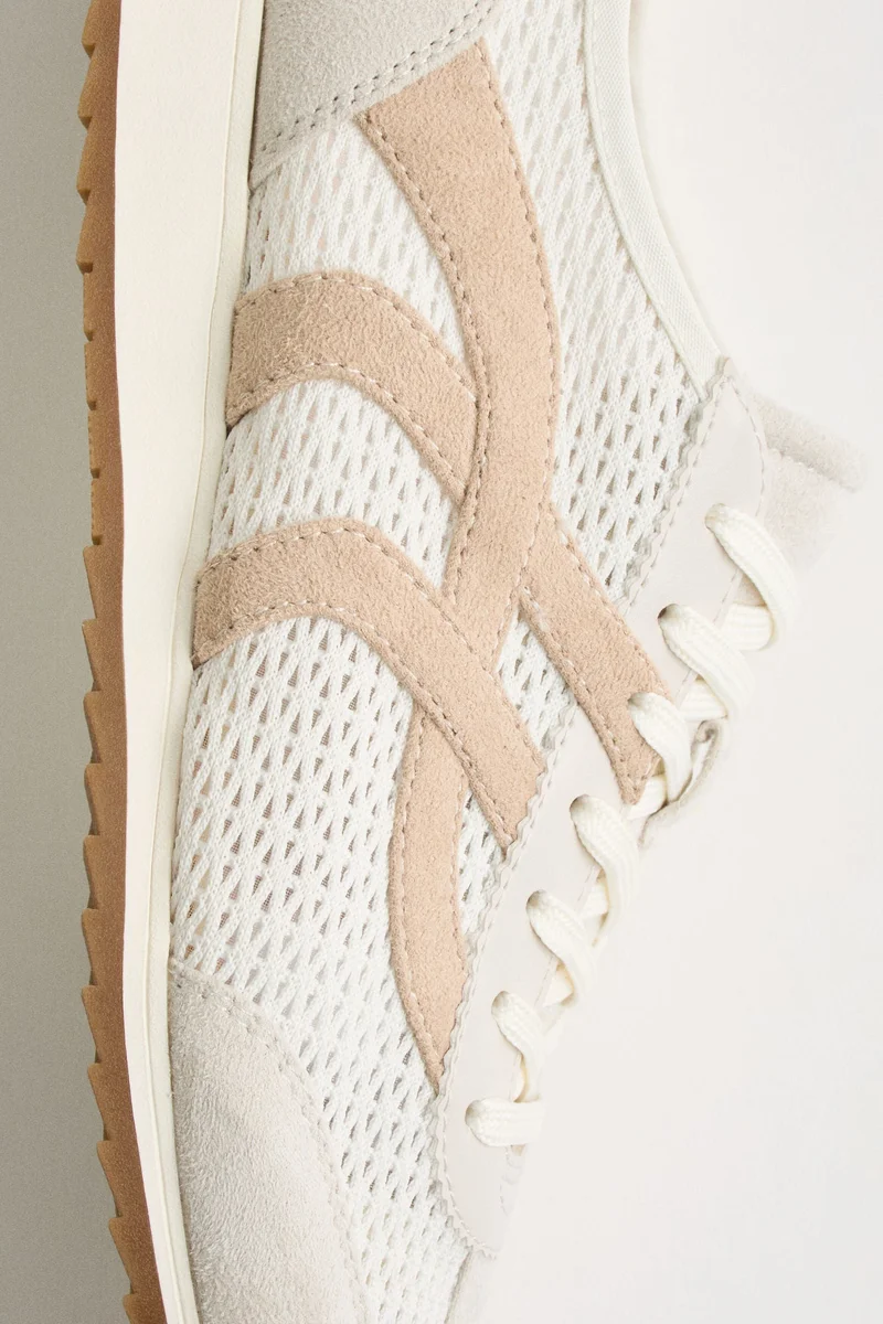 اتش اند ام حذاء رياضي