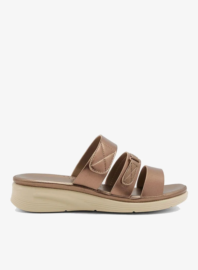 فينتشي صندل بكعب عريض متوسط الارتفاع وأشرطة متعددة