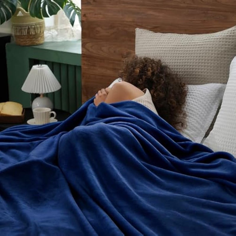 Loquat Ultra Soft Fleece Blanket Twin Size, No Shed No Pilling Luxury Plush Cozy 300GSM Lightweight Blanket for Bed, Couch, Chair, Sofa Suitable for All Season, 66 x 90, Navy Blue - Image 2