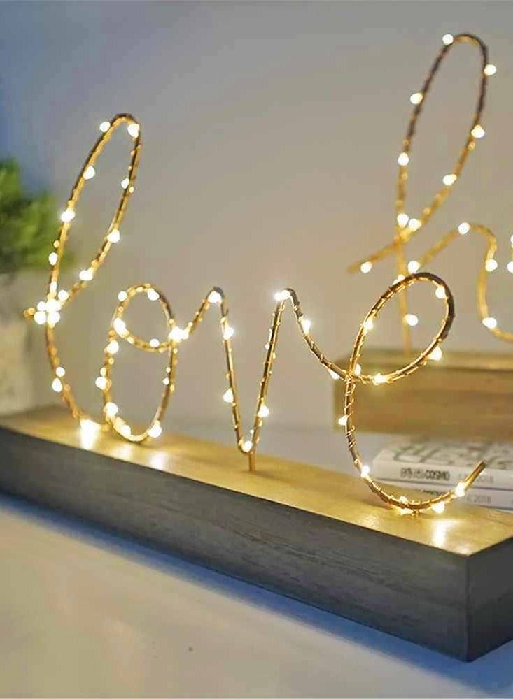 سلة كلمة لوف مضيئة باللون الذهبي على قاعدة خشبية 36 في 22 سم - Image 2