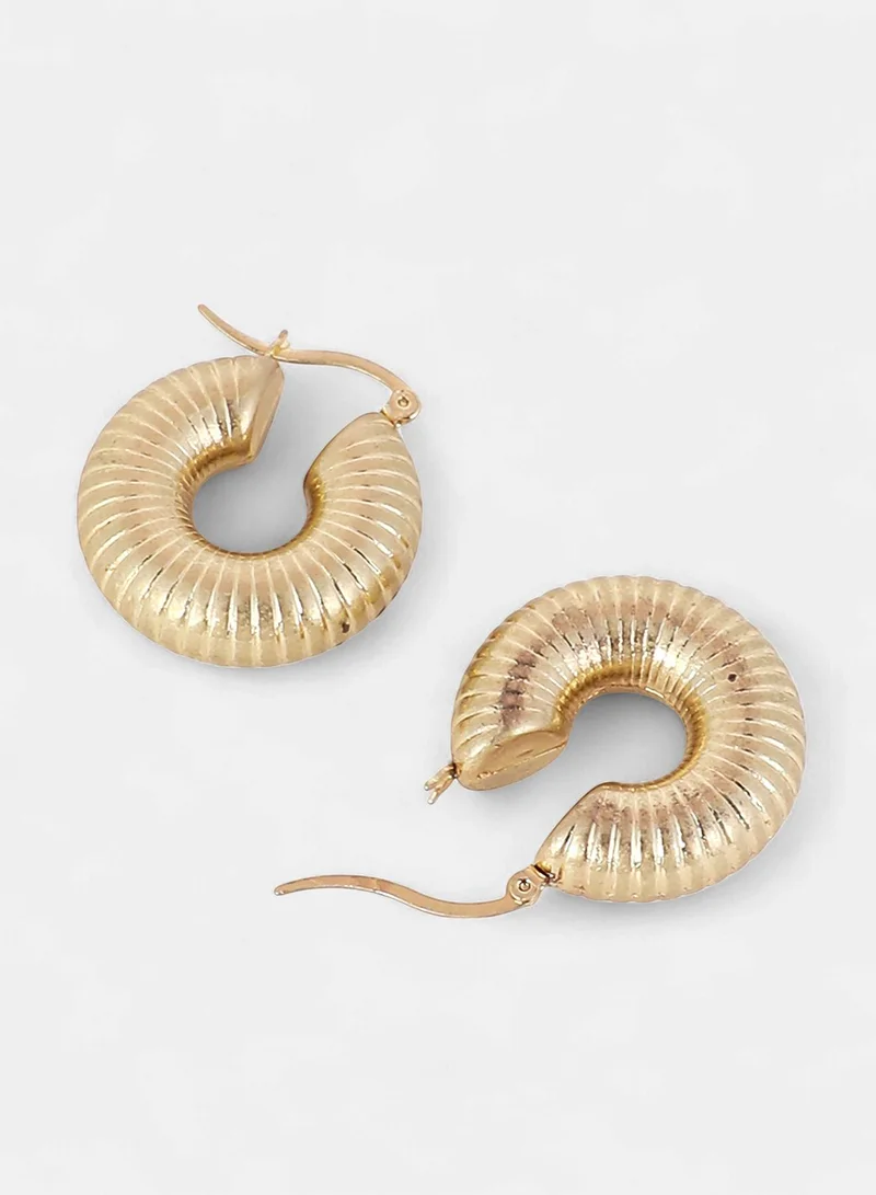 SOHI Snake-Ribbed Artificial Hoop Earring Jewellery