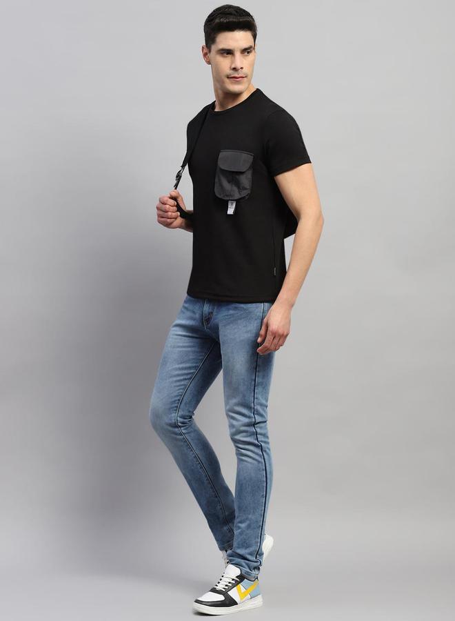 Rock.it Men Black Solid Pocket Detailed Round Neck T Shirt - Image 5