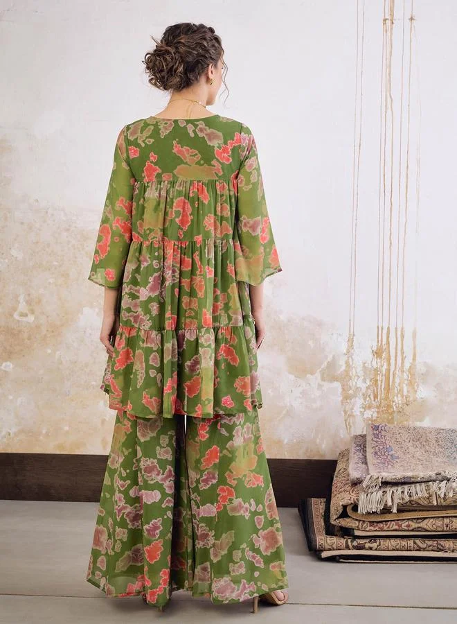 ساسافراس طقم كورتا وشارارا بتصميم ساسافراس أخضر مطبوع بالربط ودانتيل عملات معدنية