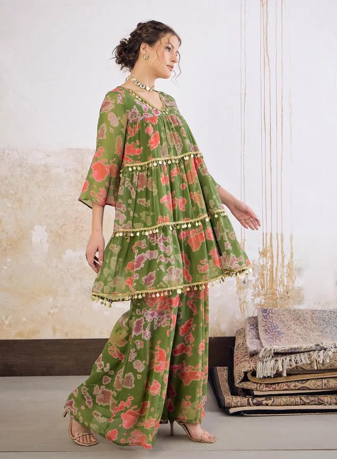 ساسافراس طقم كورتا وشارارا بتصميم ساسافراس أخضر مطبوع بالربط ودانتيل عملات معدنية
