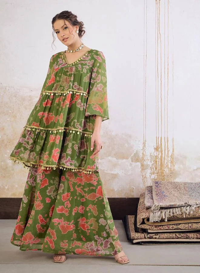 ساسافراس طقم كورتا وشارارا بتصميم ساسافراس أخضر مطبوع بالربط ودانتيل عملات معدنية
