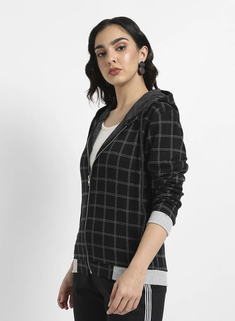 Campus Sutra Women's Black Checkered Jacket With Contrast Hem