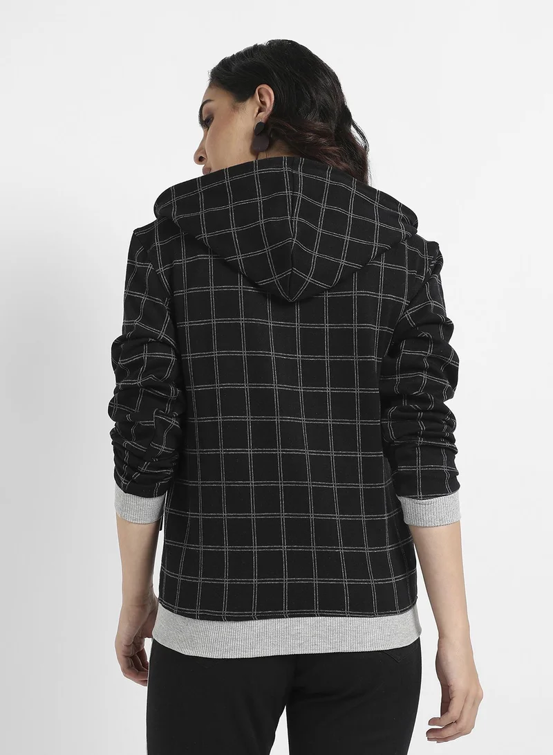Campus Sutra Women's Black Checkered Jacket With Contrast Hem