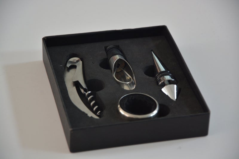 Wyndham House 4pc Wine Set in Storage Case - Image 5