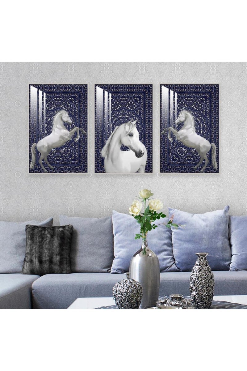 ماركتنا ثلاث لوحات جدارية خشبية بتصميم حصان، مع إطار وطبقة أكريليك شفافة. - Image 1