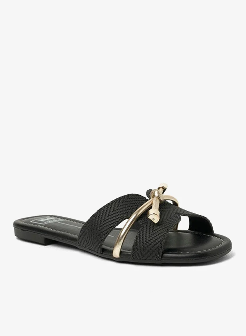 موليكا صنادل جيرني بكعب منخفض وأحزمة متعددة