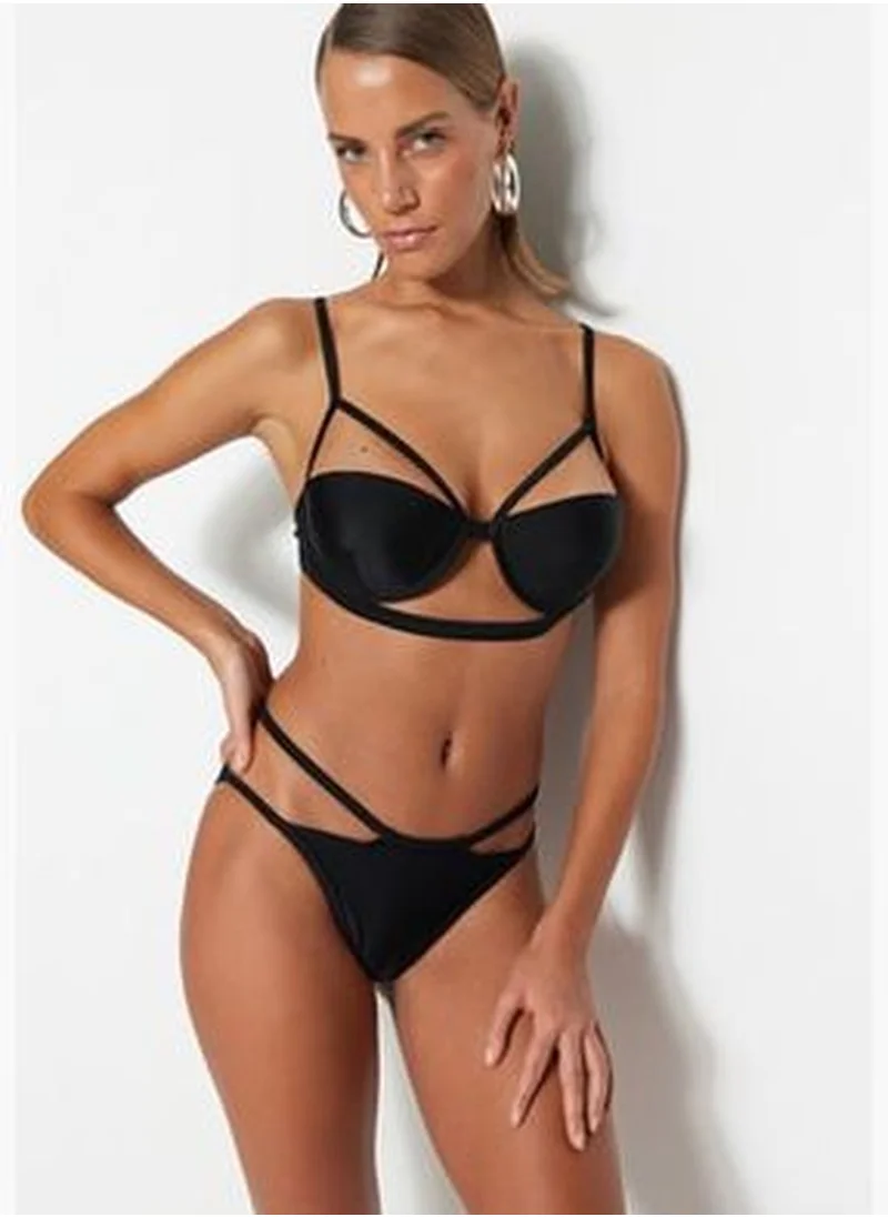 trendyol Black Underwire Piping Bikini Top TBESS23BU00013