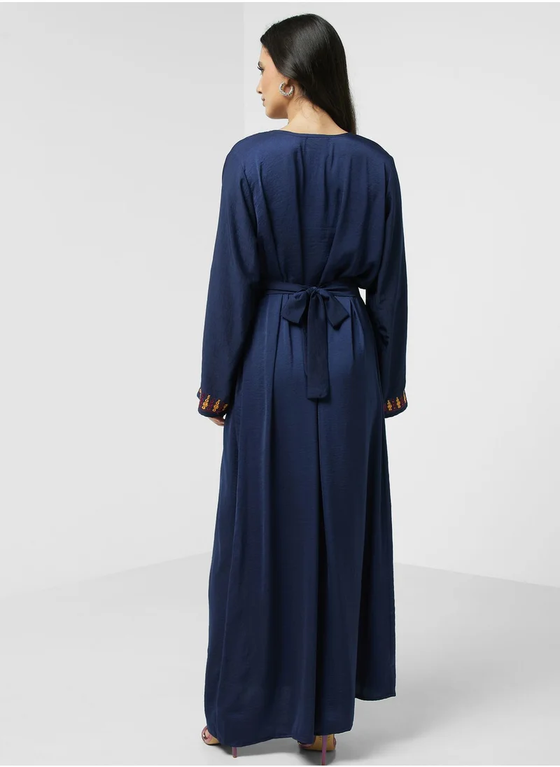 hayas closet Embroidered Belted Jalabiya
