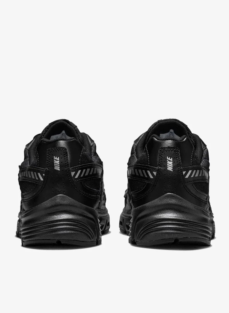 Nike BLACK/MTLC SILVER-BLACK-DK SMOKE GREY Initiator for Men | Best Price UAE