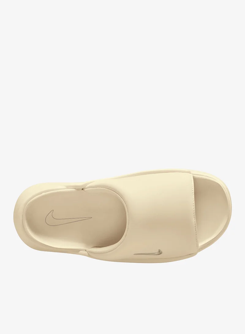 نايكي هدوء الارتفاع