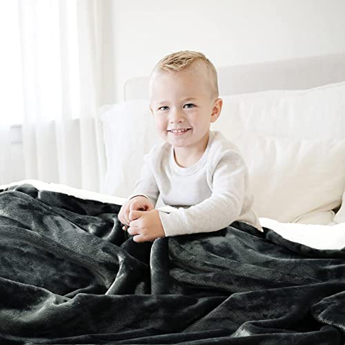 VAS COLLECTIONS VAS COLLECTION All Season Sherpa Baby Blanket Comfy Soft Warm Blankets for Baby Girls and Boys/Baby Wrapper/Swaddle Blanket for 0-5 Years Kids Grey - Image 1