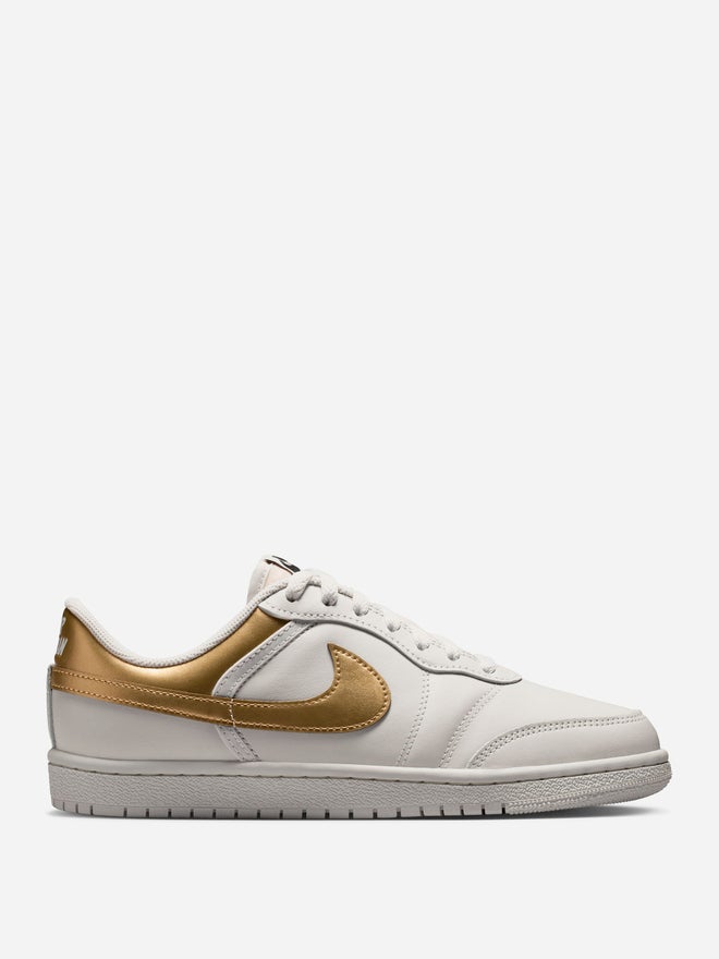 Nike Air Jordan Skyline Low Shoes - Image 3