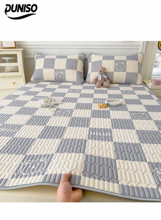 3-Piece of Ice Silk Cooling Bedding Set,Extreme Heat Cooling Bedding Set,Anti-Slip Latex Cool Silk Bed Cover with 2 Pillowcases,Latex Mattress Pad for Summer Heat,Breathable Sheets,Night Sweat Relief,Gray White Checkered Bear Pattern，180*200CM - pzsku/Z7787CC5B94EE29B366F1Z/45/1750034744/55a44868-8db2-4e00-bac8-f8c2acbcbceb