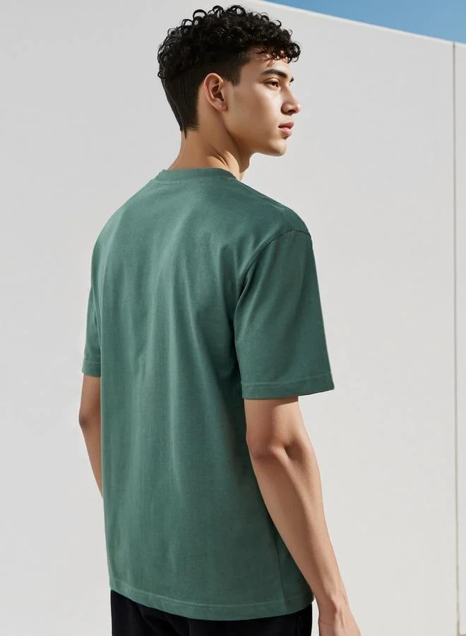 كابا تيشيرت بطبعة شعار كابا