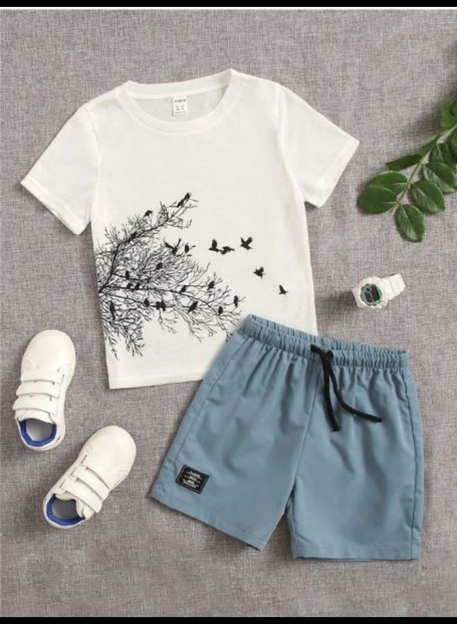 Shein SHEIN Kids EVRYDAY Young Boy Tree & Bird Print Tee & Letter Patched Drawstring Waist Shorts  - Image 1