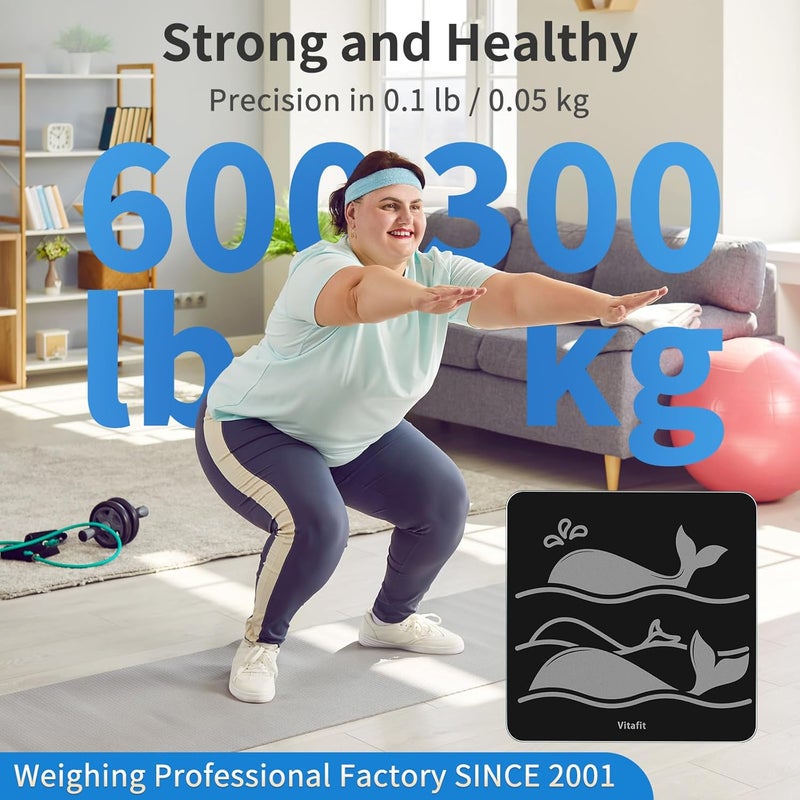 Vitafit ميزان حمام ذكي فيتافيت مذهل بسعة 600 رطل بدقة عالية 01 رطل مؤكد من مصنع الميزان المحترف منذ 2001 منصة كبيرة مع زجاج مقسى غير قابل للانزلاق بسمك 8 مم LED 3AAA أسود - Image 2