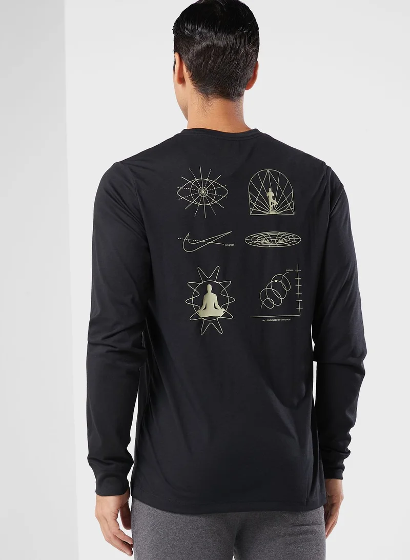 Nike Dri-Fit Seasonal Yoga Pre T-Shirt