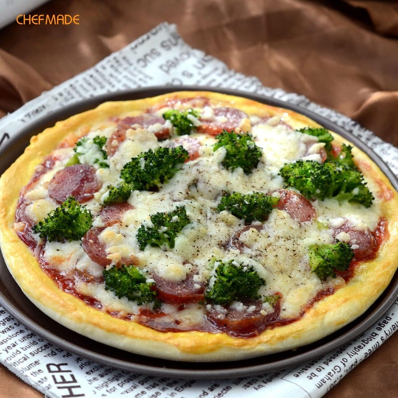شيف ميد صينية بيتزا من CHEFMADE، مقاس 9 بوصة، غير لاصقة، مثالية لخبز البيتزا في الفرن (لون ذهب الشامبانيا). - Image 4