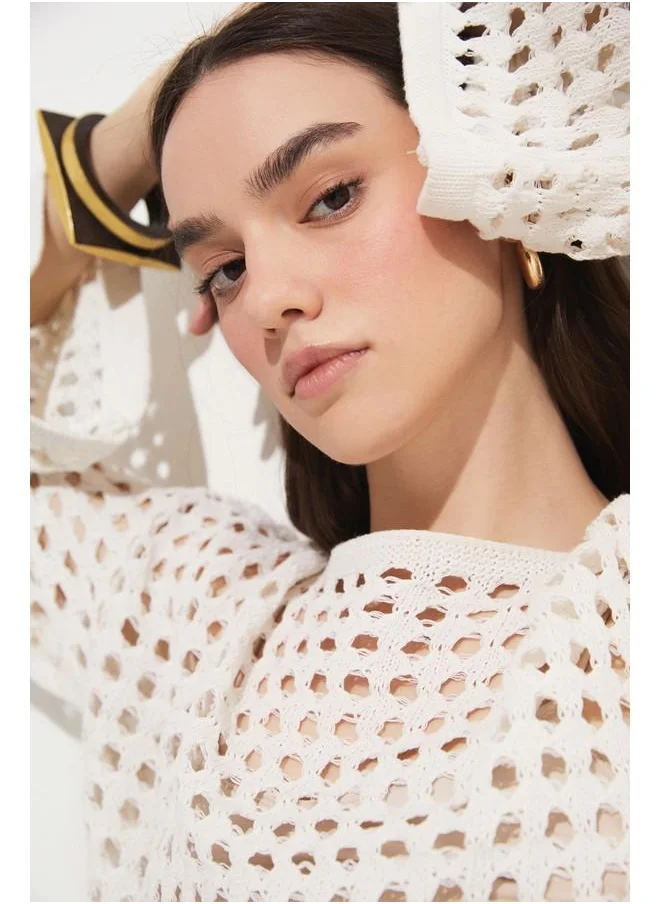 جون June Perforated Crop Sweater Ecru