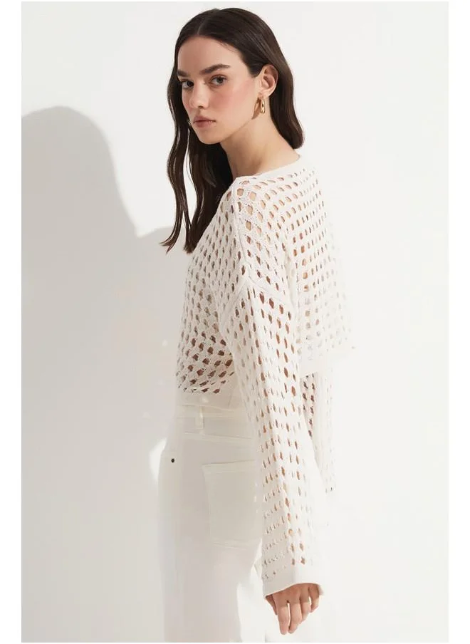 جون June Perforated Crop Sweater Ecru