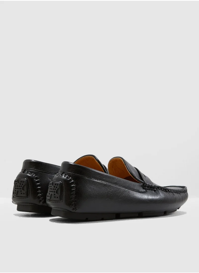 Robert Wood Classic Saddle Detail Moccasins