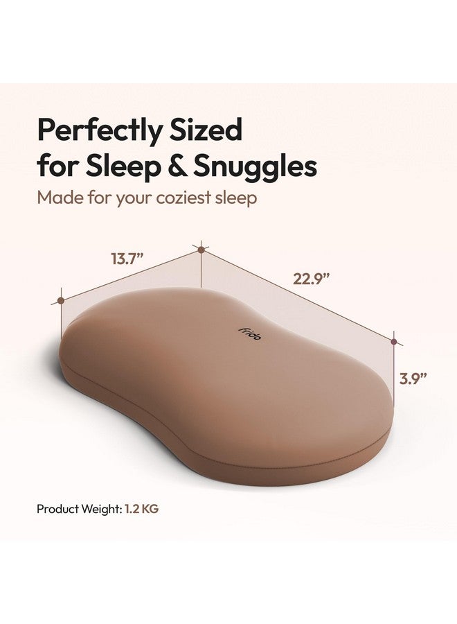 Frido وسادة فريدو العناق | قابلة للتنفس ورغوة الذاكرة فائقة النعومة | دعم النوم للبالغين | أفضل وسادة للعناق للذين ينامون على الجانب والسفر | مضادة للتجعد وصديقة للبشرة - بني موكا - Image 4