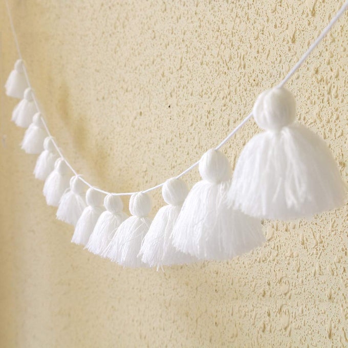 BIG SIZE TASSEL GARLAND H31IN POLYESTER YARN WHITE POM POM TASSEL BANNER DECORATIVE WALL HANGING FOR HOME DECORATION WEDDING BIRTHDAY BABY SHOWER PARTY SUPPLIES WHITE
