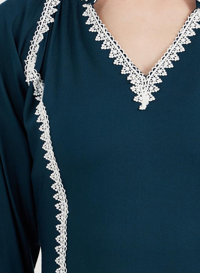 Styli Styli V Neck Lace Insert Kaftan - Image 3