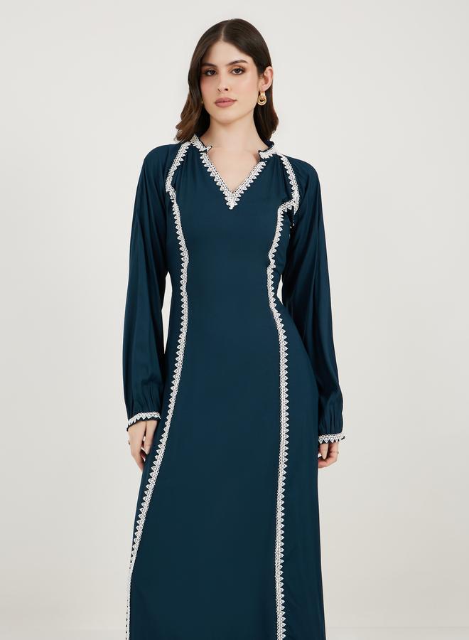 Styli Styli V Neck Lace Insert Kaftan - Image 5
