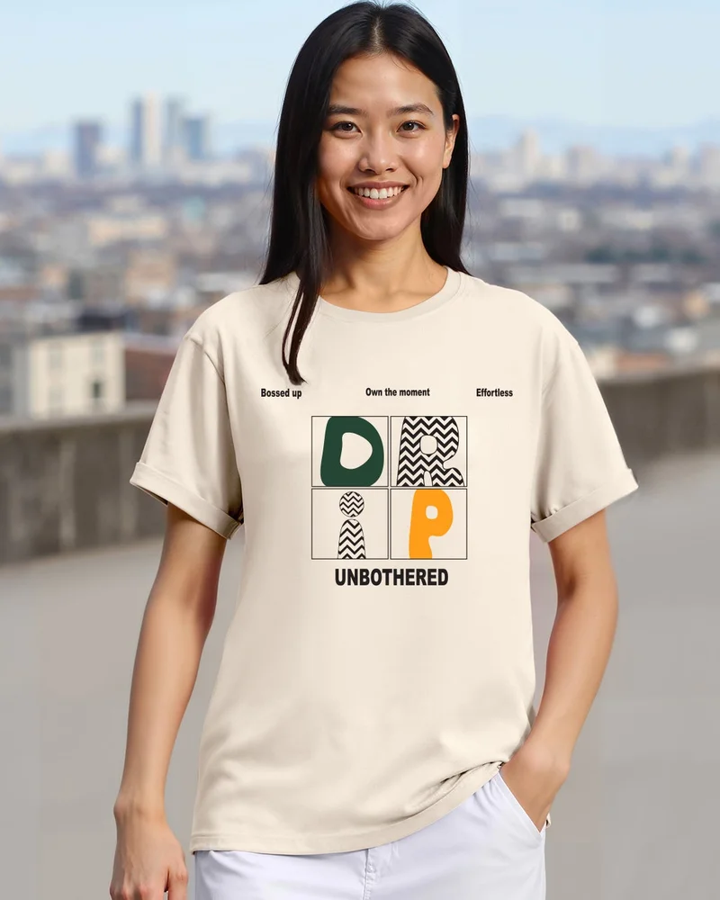 بيواكوف تيشيرت نسائي بيج بطبعة قطرات بحروف كبيرة بستايل بوي فريند