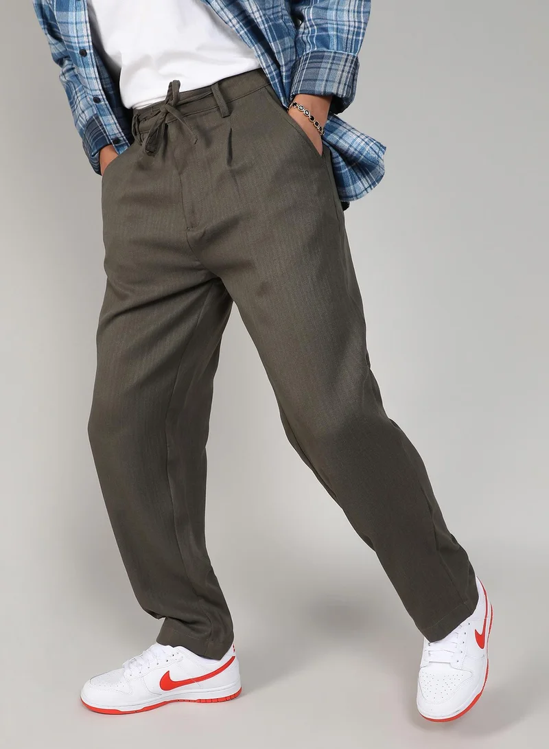 Campus Sutra Green Men's Olive Green Tailored Linen-Blend Trousers For Casual Wear | Tailored Fit | 4 Pockets | Drawstring Closure | Trousers Crafted With Comfort Fit For Everyday Wear for Men | Best Price UAE