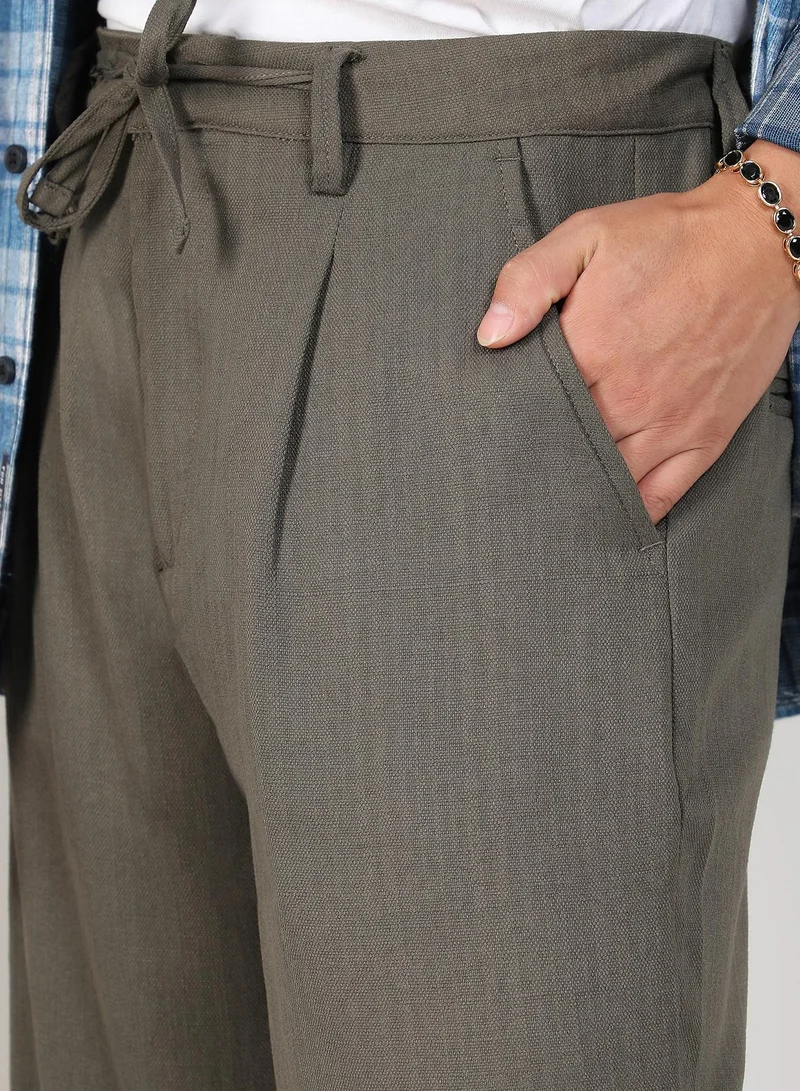 Campus Sutra Green Men's Olive Green Tailored Linen-Blend Trousers For Casual Wear | Tailored Fit | 4 Pockets | Drawstring Closure | Trousers Crafted With Comfort Fit For Everyday Wear for Men | Best Price UAE