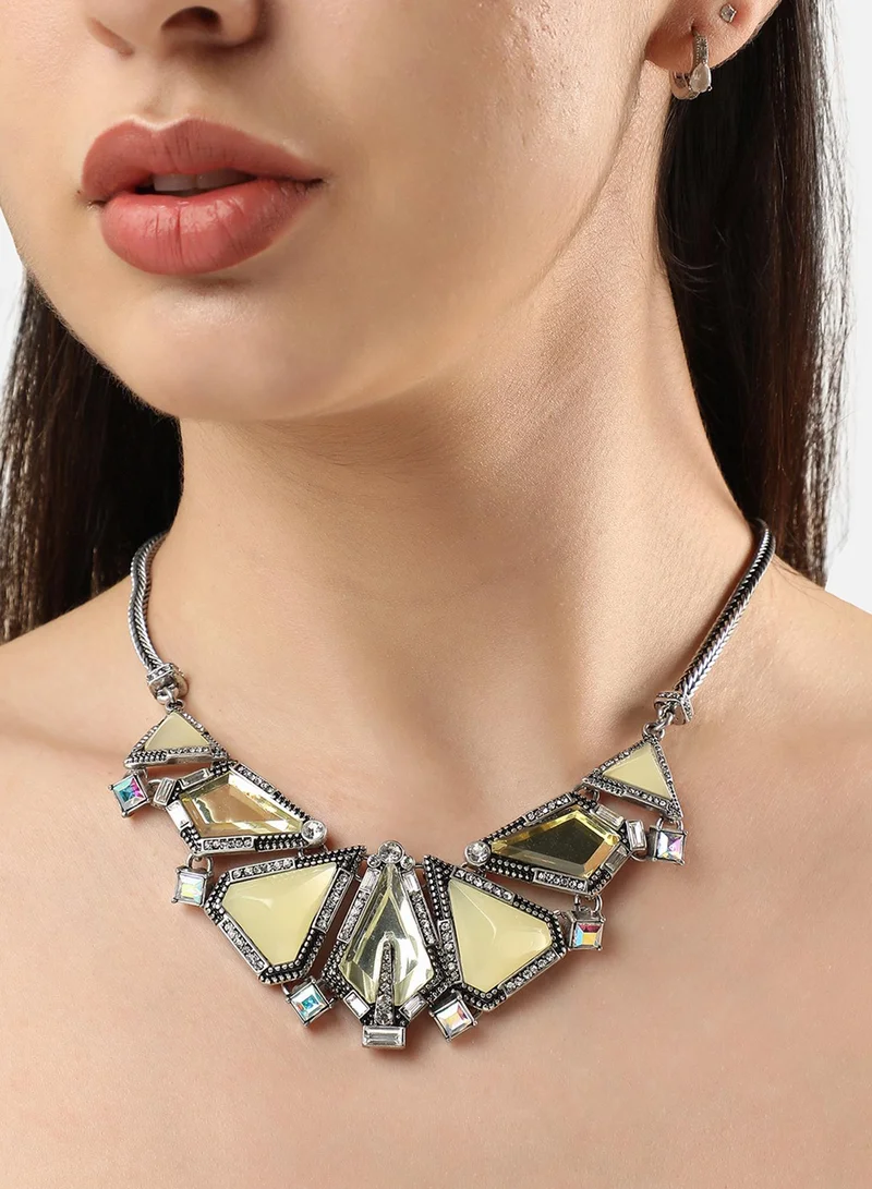 سوهي قلادة مصممة بأحجار متعددة الألوان