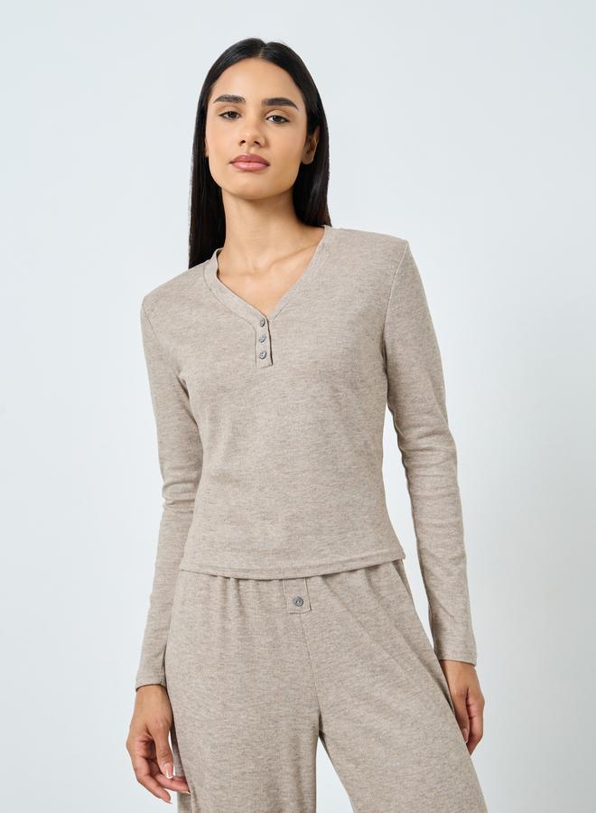 ستايلي طقم بيجاما من بلوزة ناعمة مضلعة وشريط أزرار - Image 3