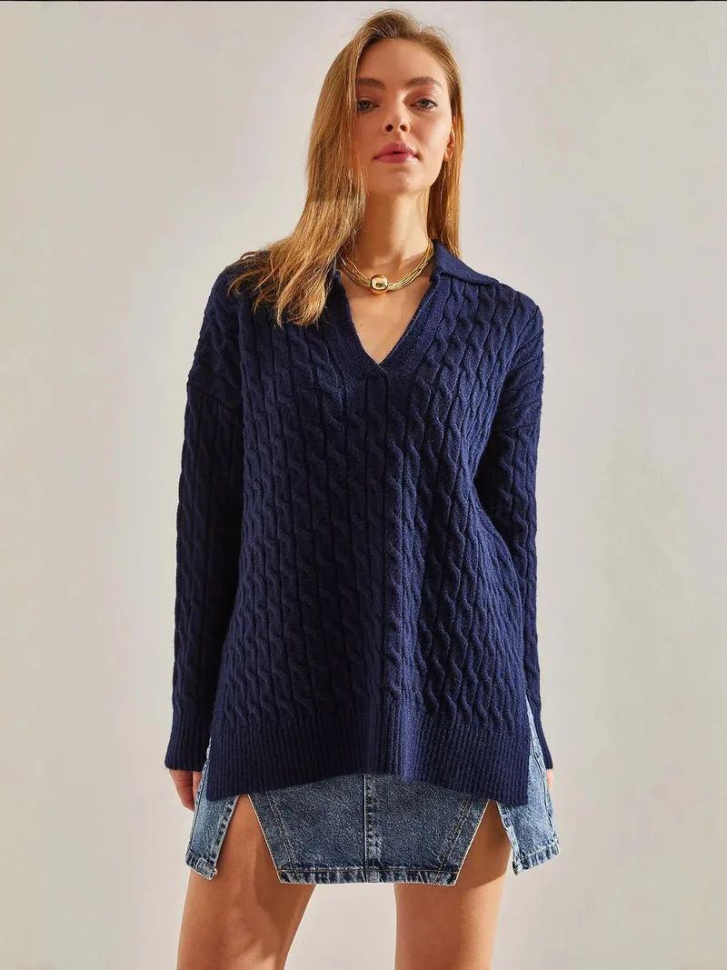 Bianco Lucci LUCCI Textured V-Neck Knit Sweater