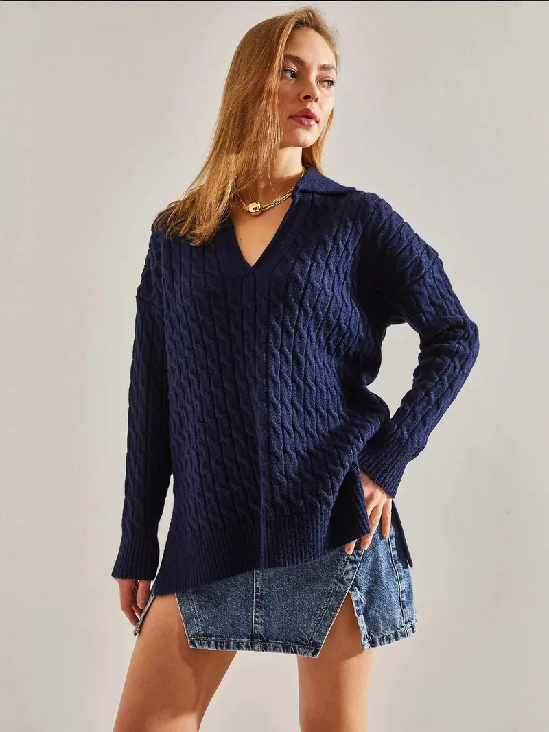 Bianco Lucci LUCCI Textured V-Neck Knit Sweater