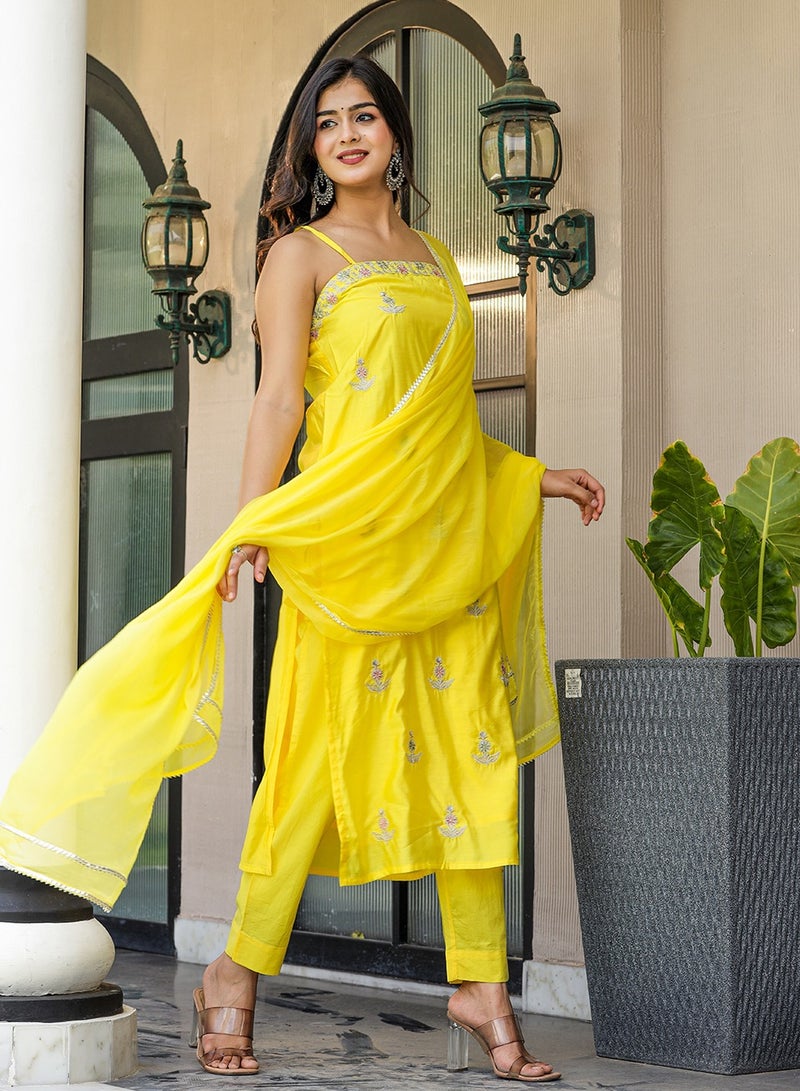 Swadesh Souq Yellow Silk Sleeveless Kurta Pant Set with Dupatta - Image 4