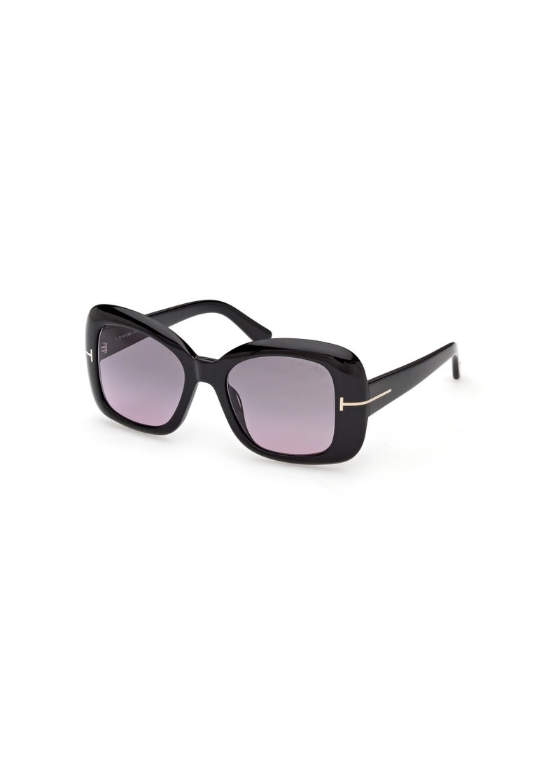 توم فورد نظارات شمسية نسائية كبيرة الحجم بإطار كامل من توم فورد، طراز ساندرا-02 FT1348 01B - Image 1