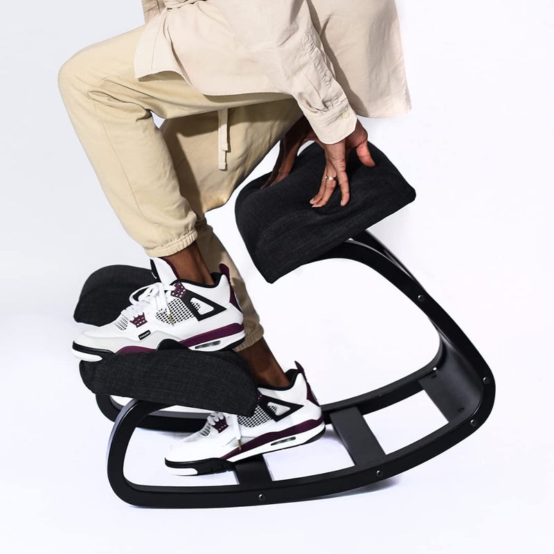 Sleekform كرسي سليكفورم المريح للركوع - كرسي متوازن خشبي متأرجح - تصحيح الوضعية لآلام الظهر والرقبة - تخفيف توتر العمود الفقري - مقعد توازن طبي - وسائد ركب سميكة ومريحة