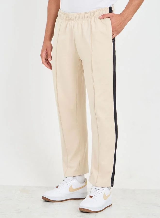 ستايلي Side Contrast Open Hem Relaxed Fit Joggers with Zip Pockets