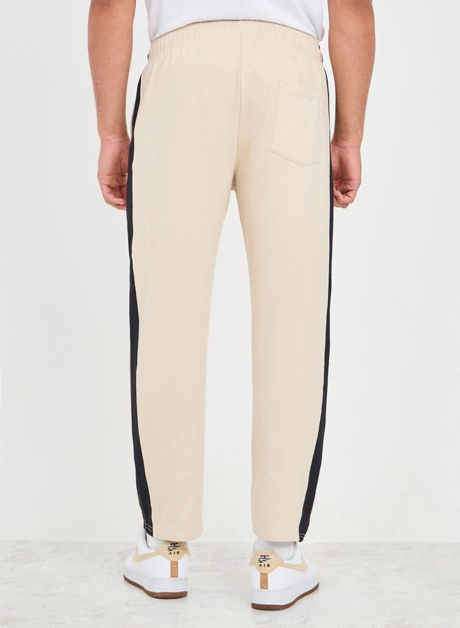 ستايلي بنطلون جوجر بقصة مريحة وفتحات جانبية وجيوب بسحاب - Image 4